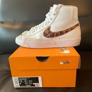 Nike Women’s Mid Blazer Cheetah